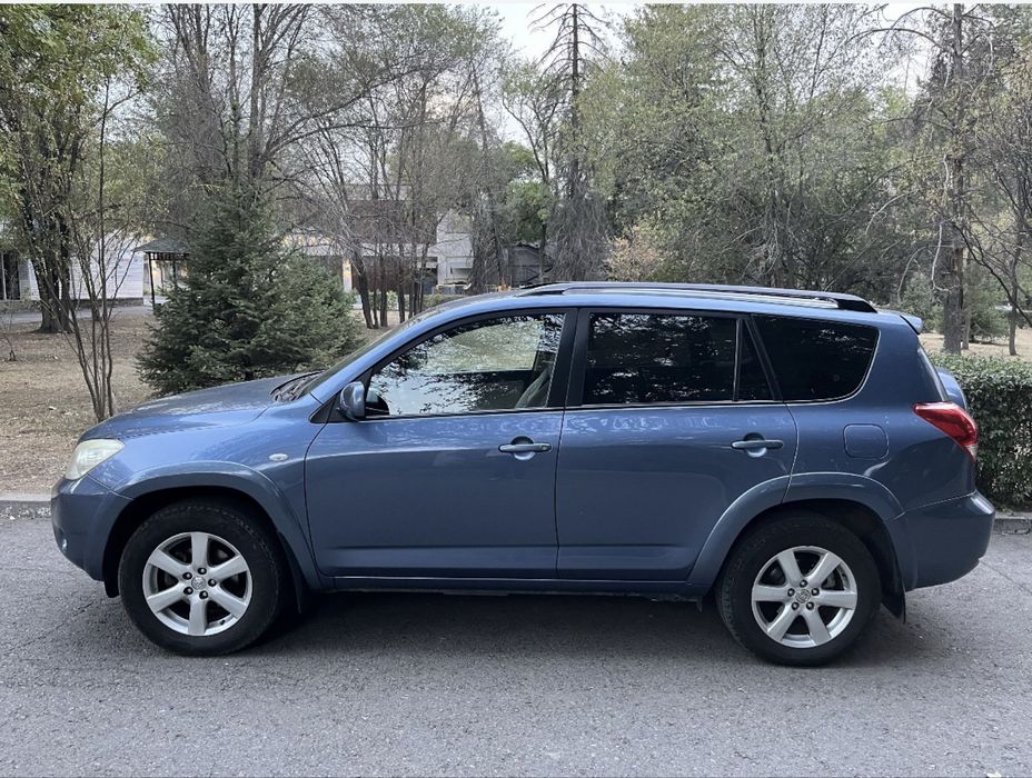 Продам Toyota RAV4