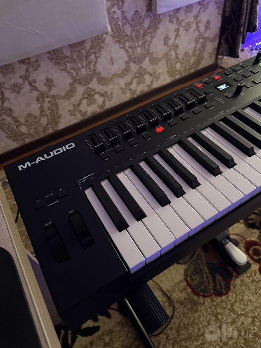 M-Audio Oxygen Pro 61 MIDI Keyboard — Yangi holatda