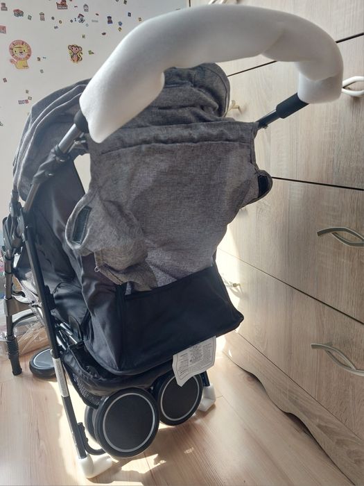 Vand carucior nou pt copii