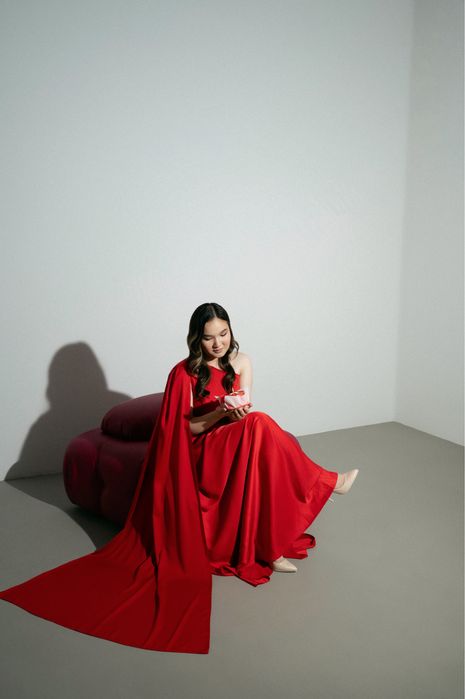 красное элегантное платье