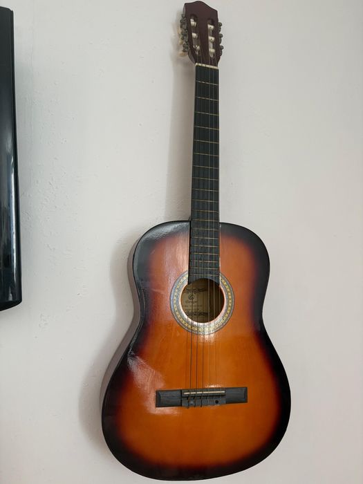 Продается гитара