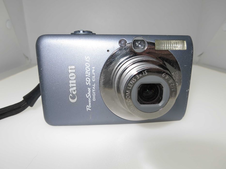 Canon PowerShot SD1200 компактен фотоапарат камера познат като IXUS 95