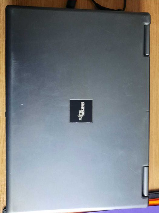 Fujitsu Siemens ESPRIMO Mobile V5515