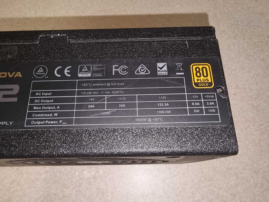 Золотой блок питания EVGA SuperNOVA 1600 G2 мощностью 1600Вт