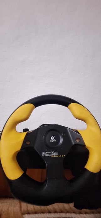 Se vinde volan logitech