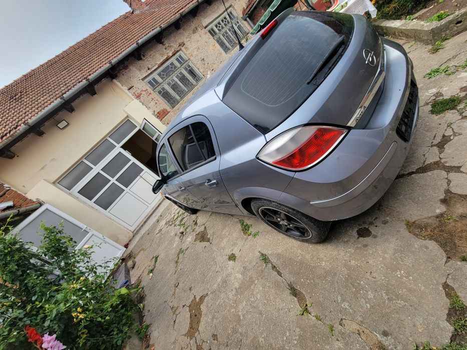 Vând Opel astra h 1.7 cdti.
