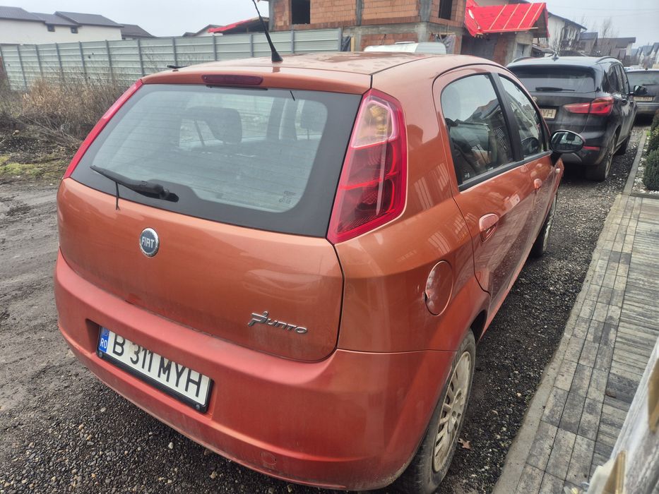 Fiat grande punto 1.4 benzina 100.000 km reali proprietar din 2011