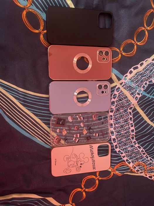 Huse de iPhone 12