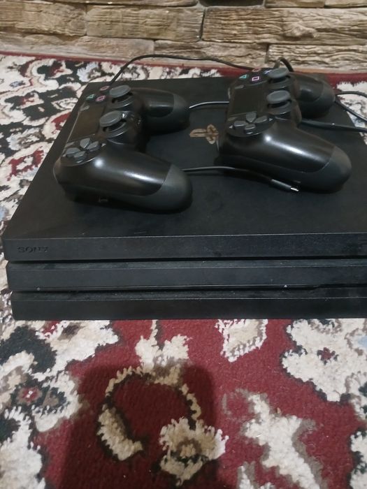 Playstation 4pro hali ideal kopishlatilmagan qizmidi qotmidi