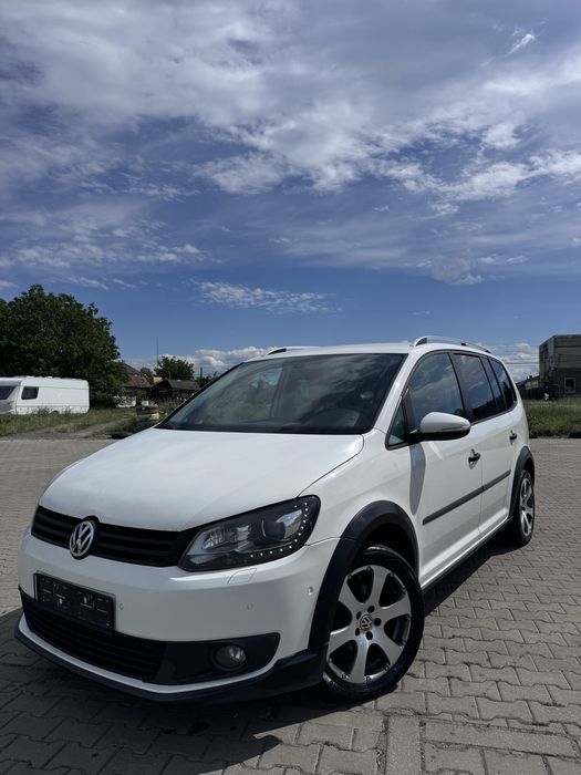 VOLKSWAGEN Touran 2012 — imagine 5