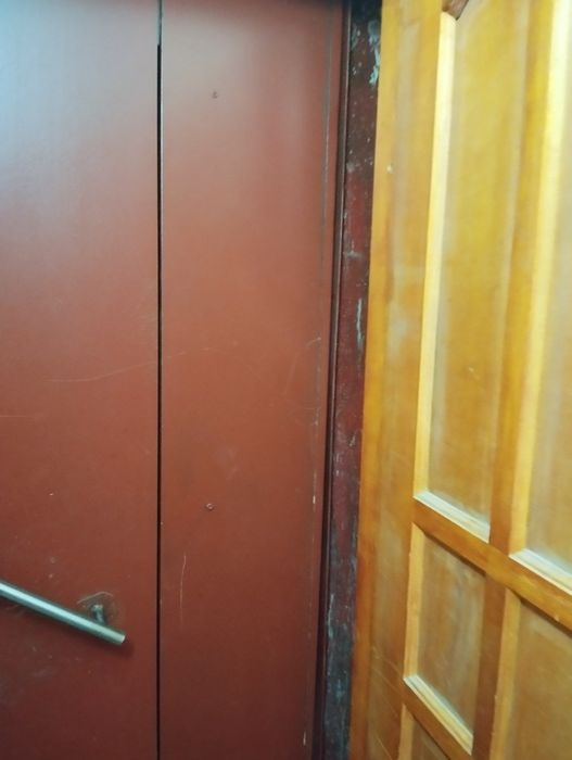 Продам железную дверь