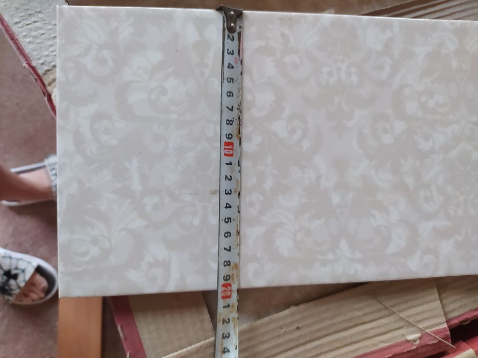 Кафель новый, ламинат б/у