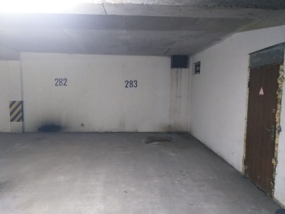 Место в подземном паркинге