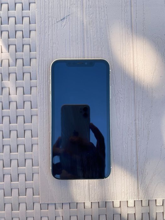 Vând sau schimb iphone 11 128Gb