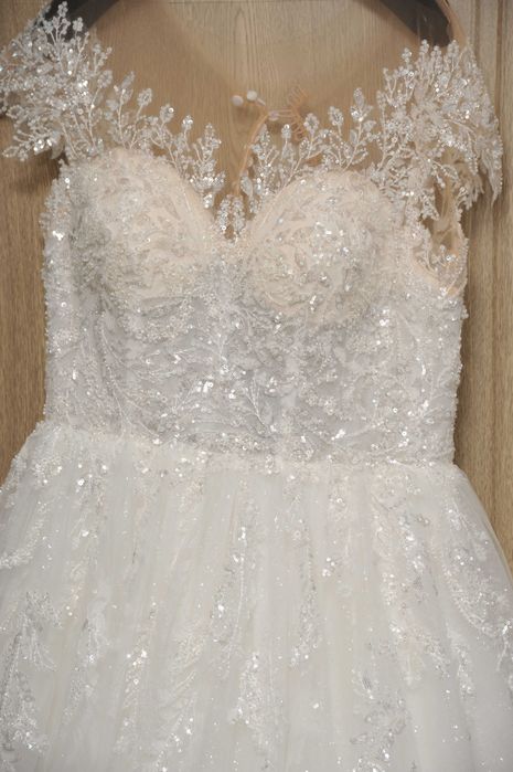 Vând rochie de mireasă