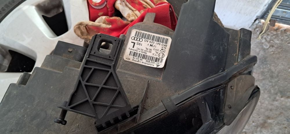 Ляв фар ауди а4 б8