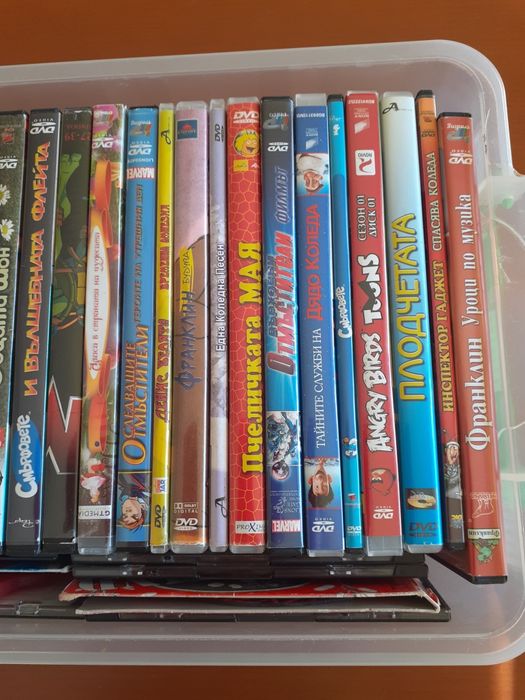 Сет детски филми + 2 комплекта за гривни и раница