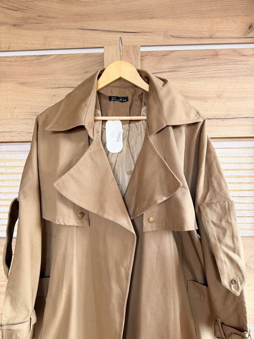 Разкошен суперактуален oversize пролетен тренч