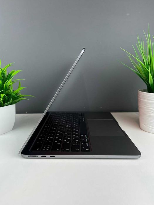 MacBook Air 2022, 12663а6307