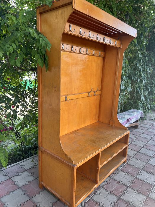 Срочно продам вешалку