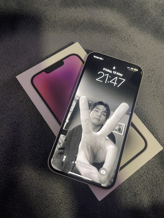 iPhone 14 starlight