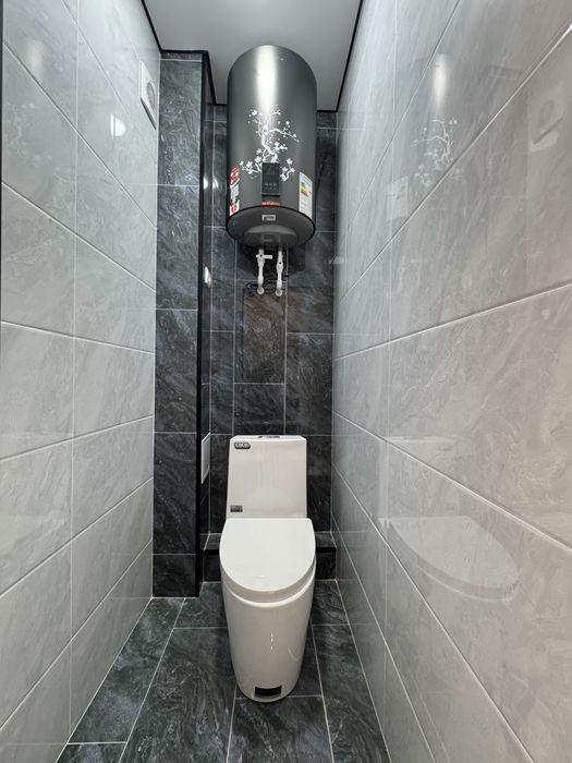 Angrenda 5/3 daxasida 3 xonali 1 etaj kvartira sotiladi