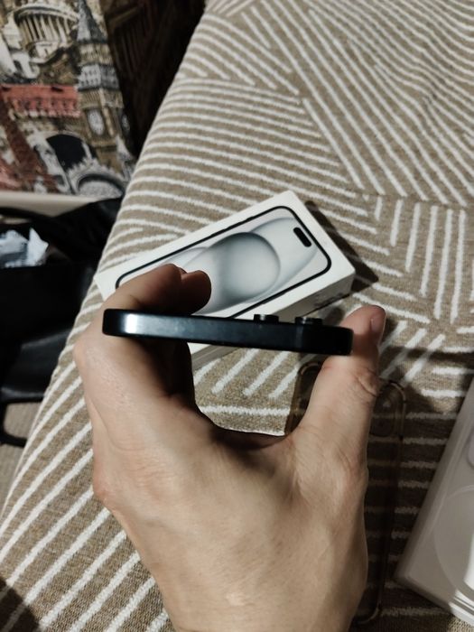 IPhone 15  заблокированный