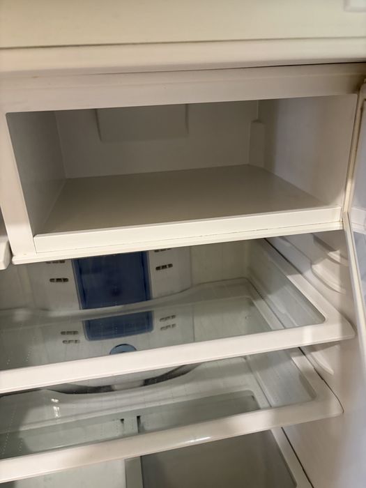 Холодильник Samsung 83x75