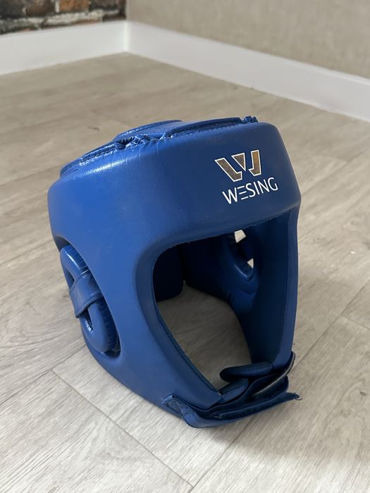 продаю перчатки,шлемы