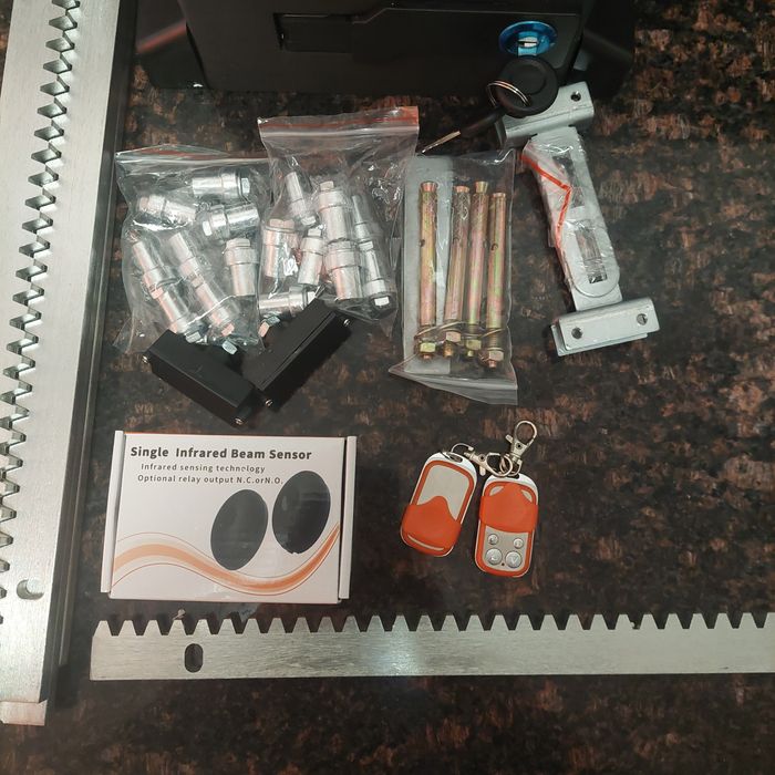 Kit automatzare poarta culisanta 600kg + lampa avertizare