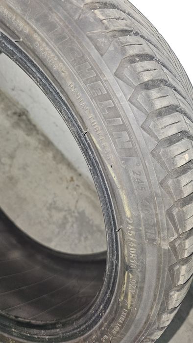 Anvelopa Michelin 245 40 18
