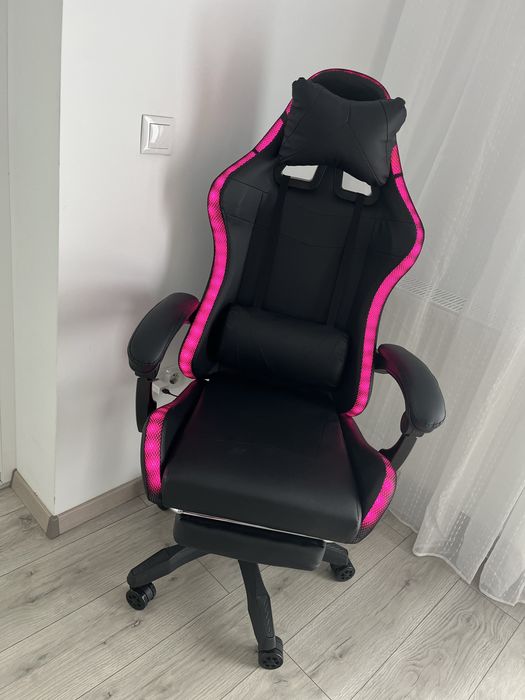 Vând scaun gaming