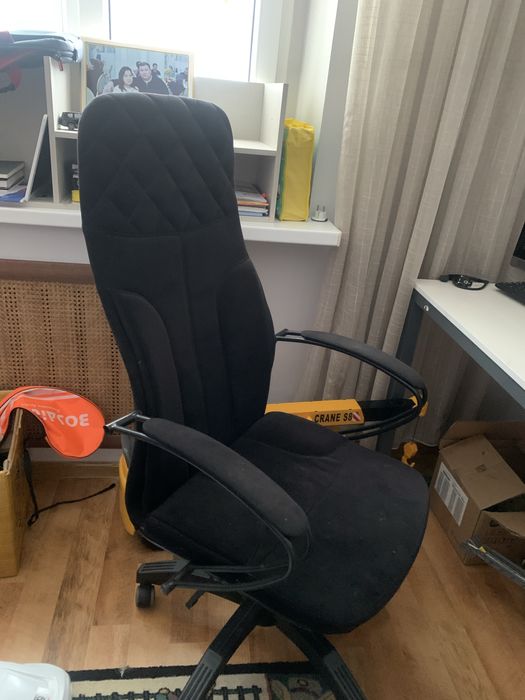 Офисное кресло, стул