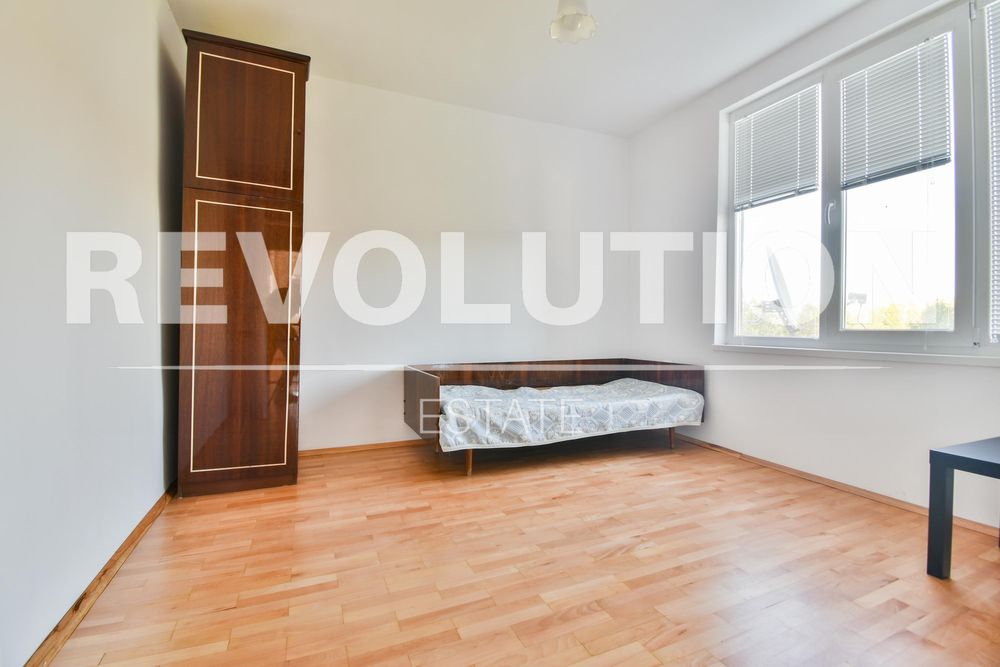 Дава се под наем Тристаен апартамент в София, Слатина - 87 кв.м за 600 € - Снимка #2