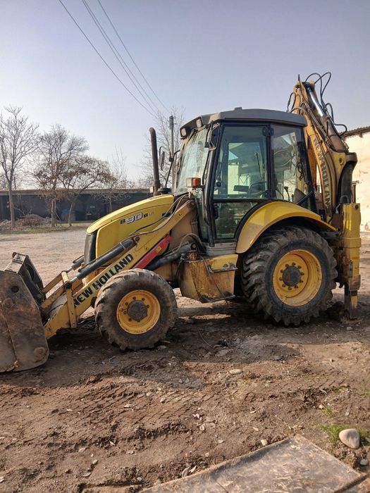 Ekskvator sotiladi narxi 20000$ yili 2013 ishlab turibdi. nifxolan