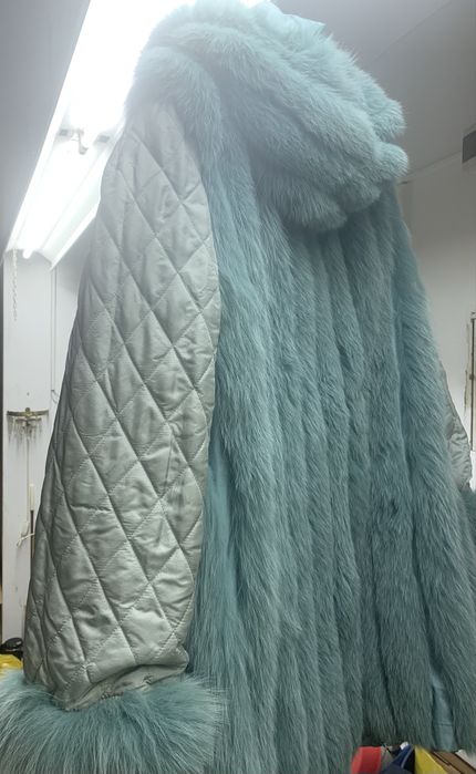 Haina blana cu doua fete