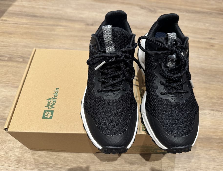 Дамските туристически обувки Jack Wolfskin PRELIGHT VENT LOW W