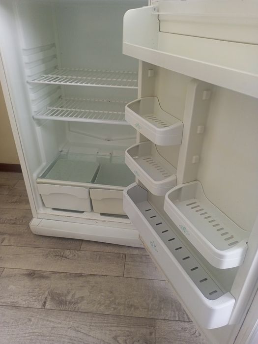 Продается Холодильник STINOL