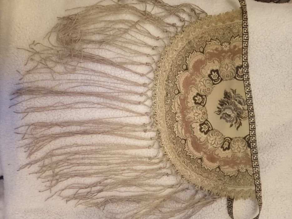 Vând poale pentru costum popular