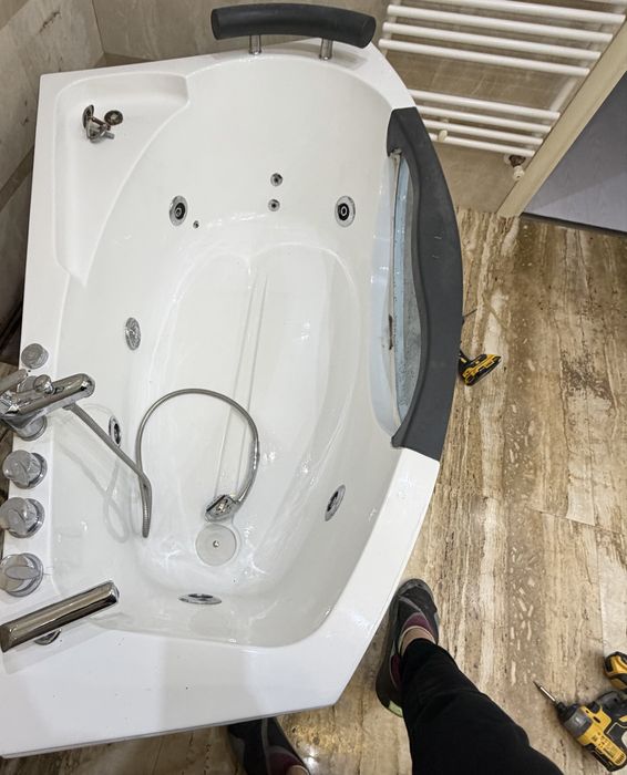 Cada cu Jacuzzi  pe colt 95x160