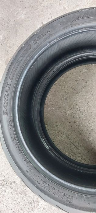 Предна гума за мотор Bridgestone S22r