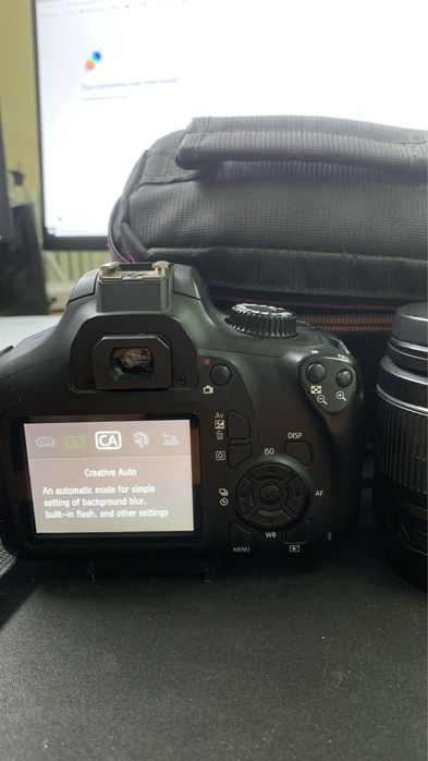 Canon EOS 4000d DSLR +inca un obiectiv