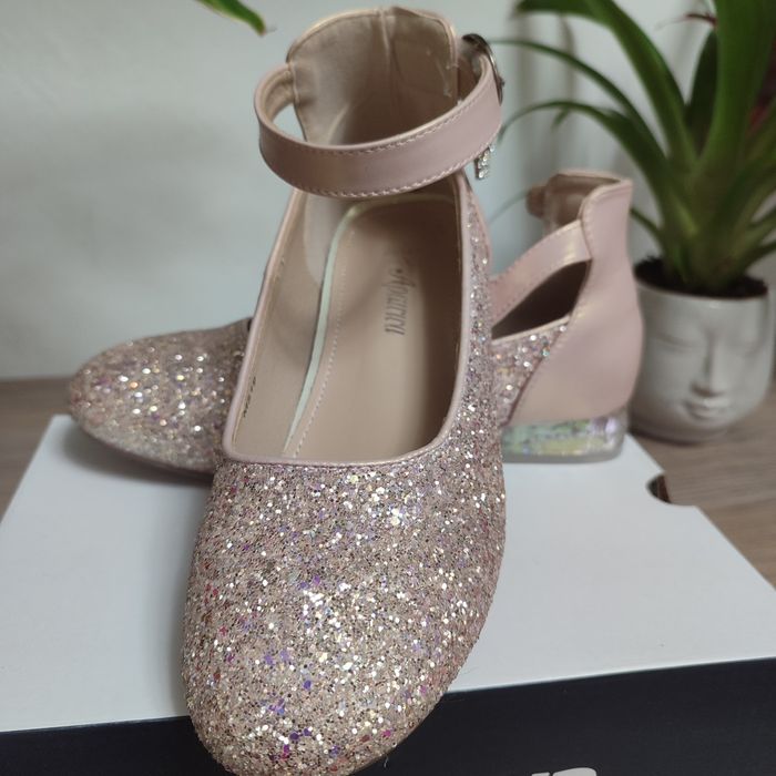 Pantofi roz de prințesa, 35