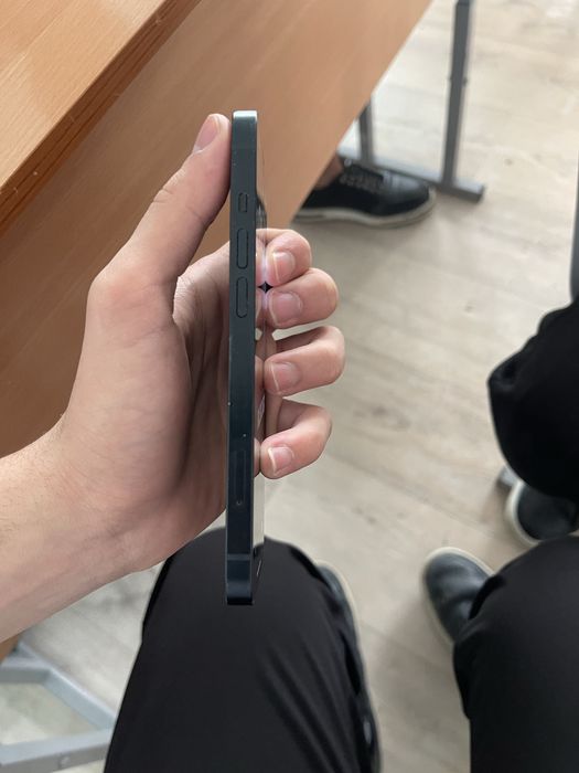 Айфон 13 в идеальном состояние