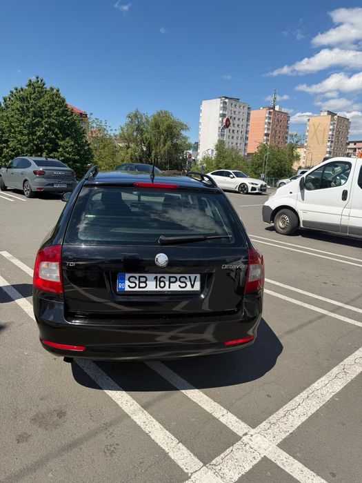 SKODA Octavia 2010 — imagine 3