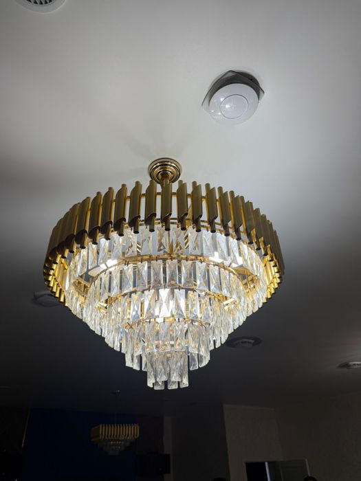 Люстра сатылады. Золото.