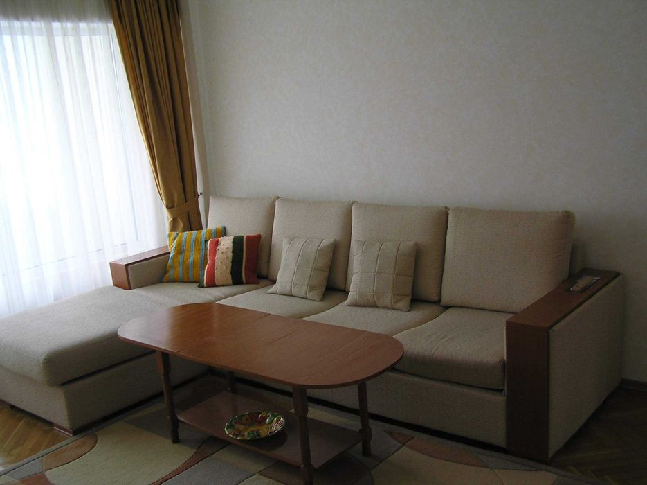 Продава се Четиристаен апартамент в Варна, Център - 90 кв.м за 1778 €/кв.м - Снимка #2