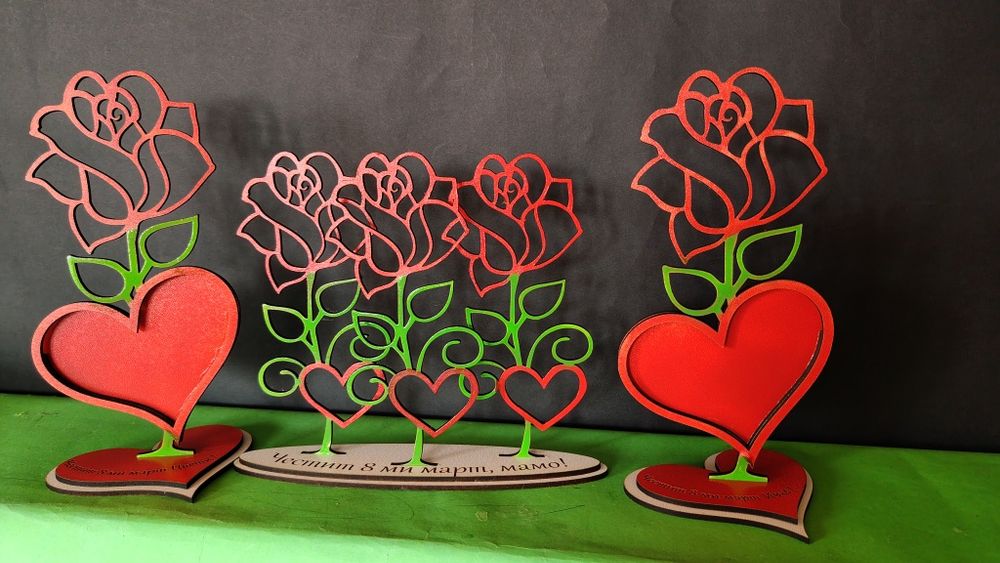 Роза с послание и място за снимка.