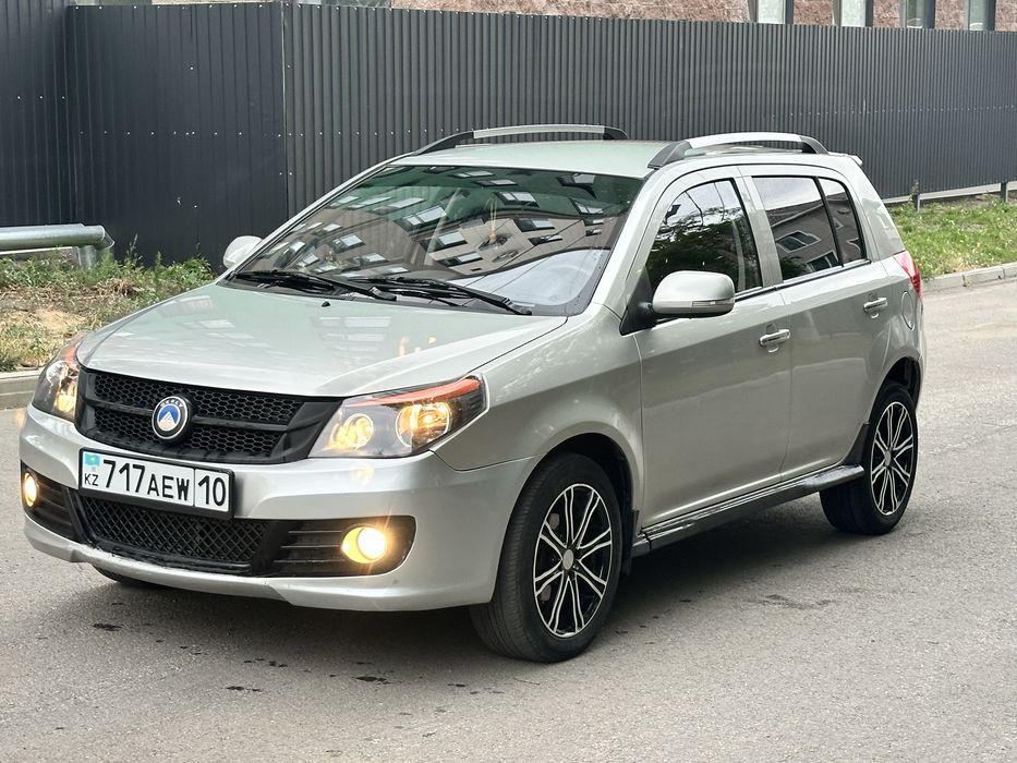 Продам Geely MK Cross 2015 год