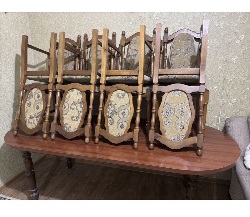 Стол стул для гостиной